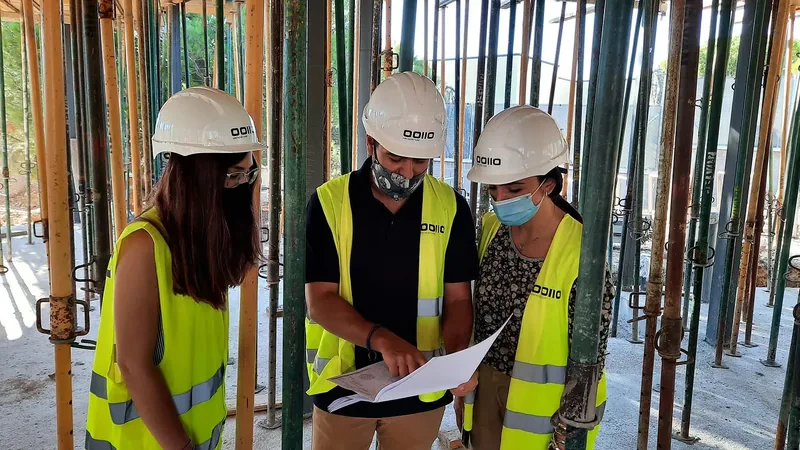 Apuntalado me siento siempre un poco más seguro… © OOIIO Arquitectura